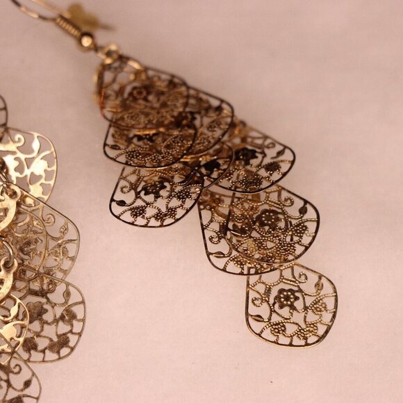 Beautifully crafted gold drop fan shaped cascade earrings etched metal - Picture 5 of 5